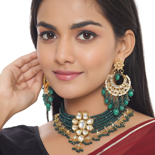 Green Gold-Plated Kundan-Studded Beaded Choker