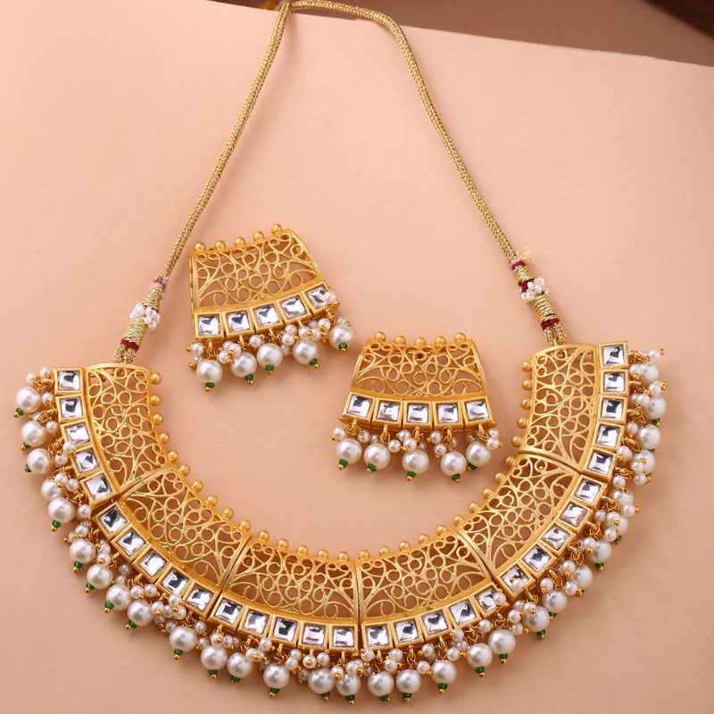 Gold-Plated Green Kundan Studded Short Necklace