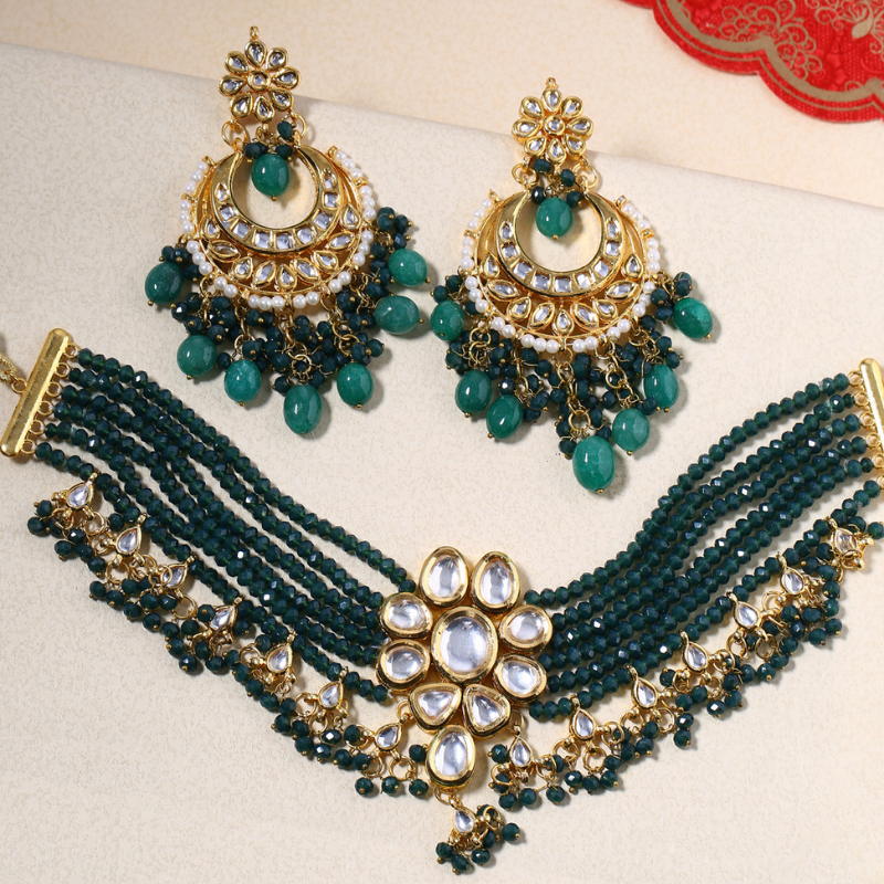 Green Gold-Plated Kundan-Studded Beaded Choker