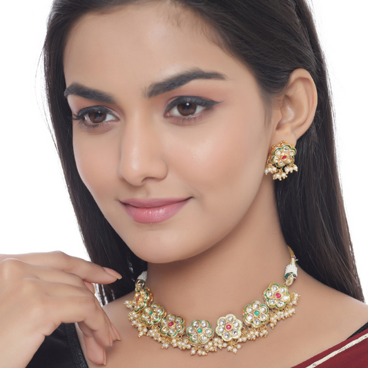 Red Gold-Plated Kundan-Studded Beaded Choker
