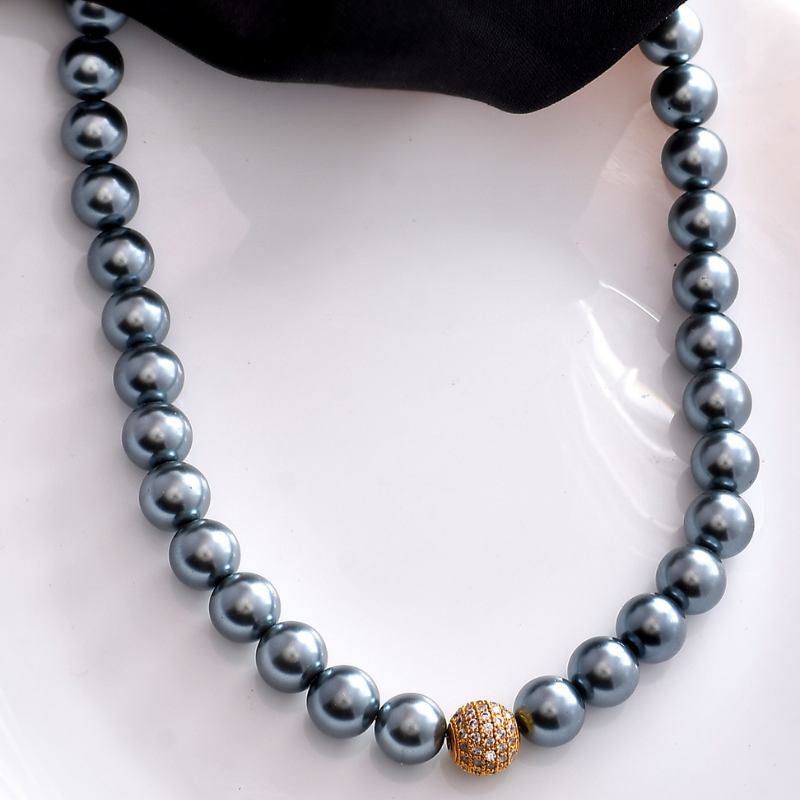 Grey Pearl Beaded Short Necklace